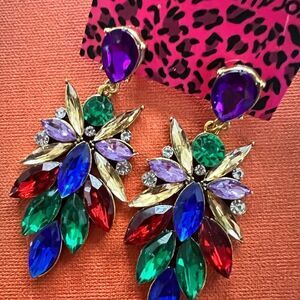 💙 Betsey Johnson stunning & colorful crystal dangle earrings 💙